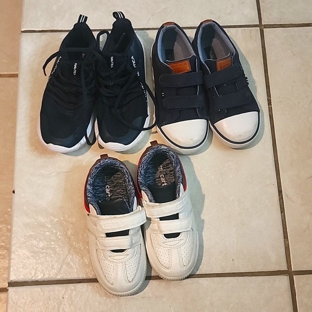 Boy shoes navy blue/ white size 12 like new Nautica and carter's
